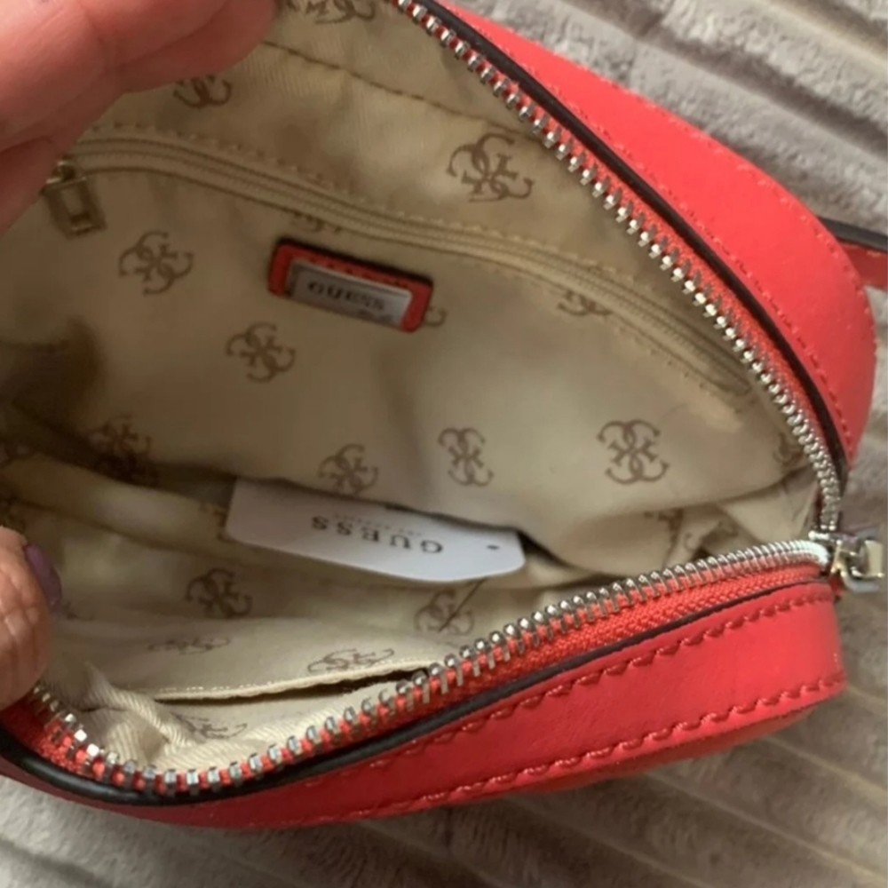 NWT! GUESS Caviar Quilted Large Zip Around Gussetted Belt Bag Bum Bag Coral Neon - Picture 5 of 17